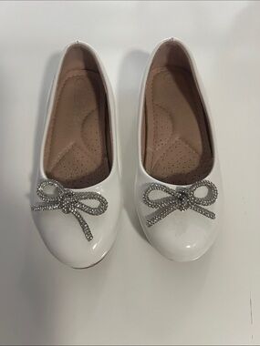 Girls White Patent Ballet Flats with Rhinestone Bow